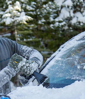 The Windscreen Ice Scraper - Your Key to Clear and Safe Drives