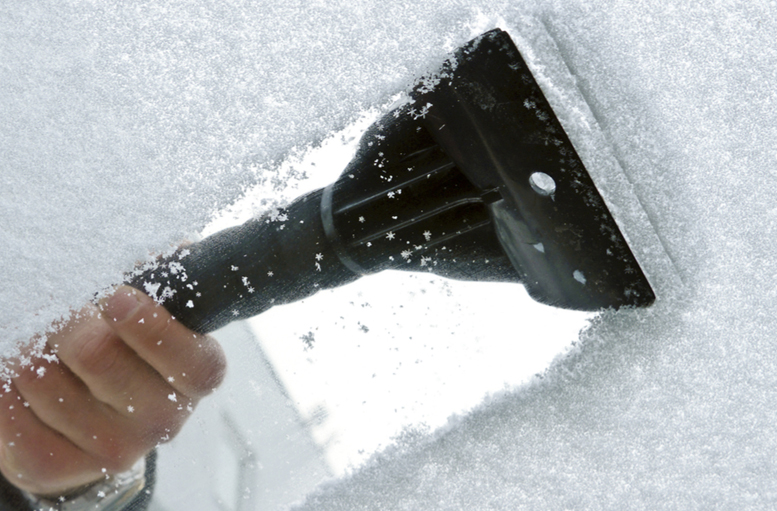 Extendable Snow Brush: A Practical Solution for Winter Car Care
